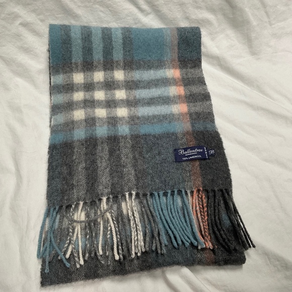 100% Lambswool Tartan Scarf Ballantrae Edinburgh Blue and Grey - Picture 1 of 8